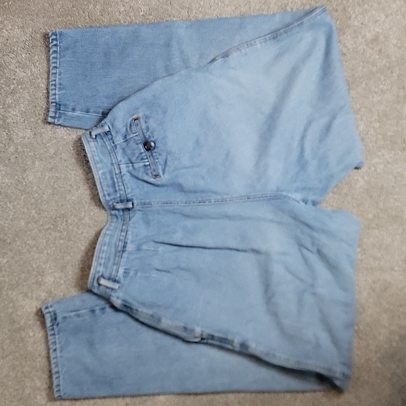 Vintage DKNY lightwash pleated mom jean - Picture 6 of 9